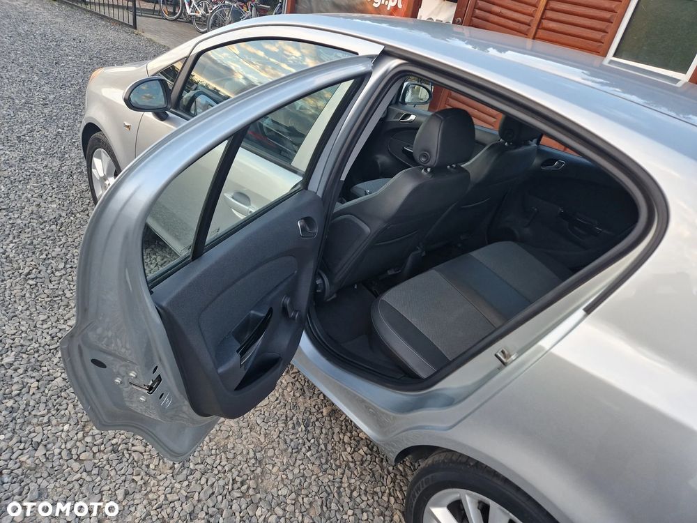 Opel Corsa 1.2 16V Essentia S&S - 24