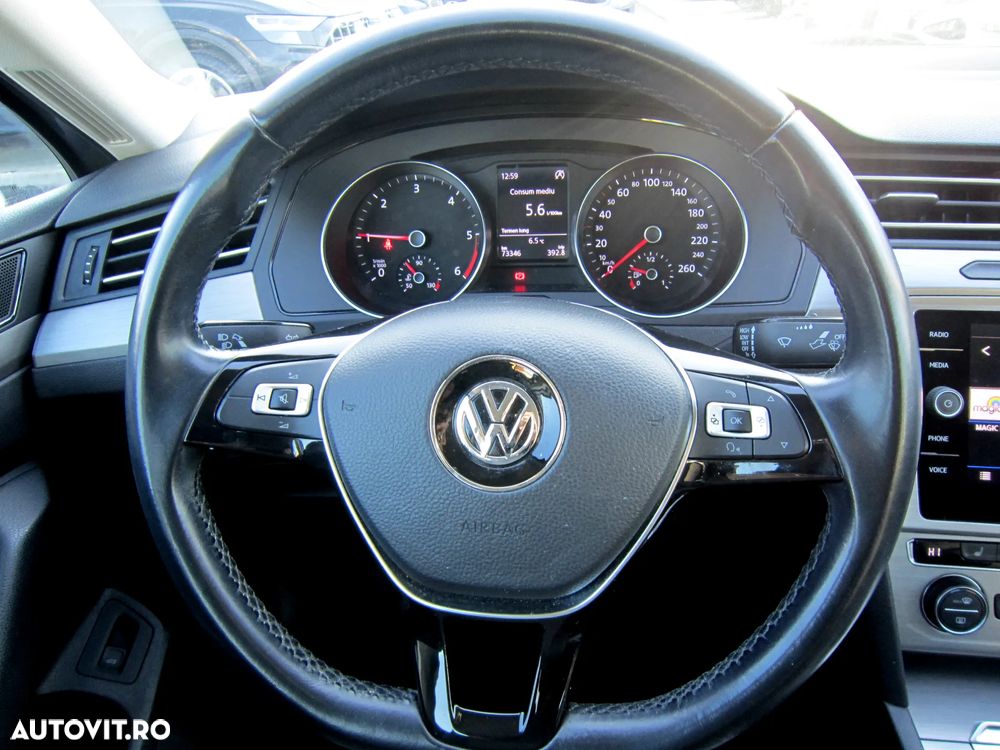 Volkswagen Passat - 15