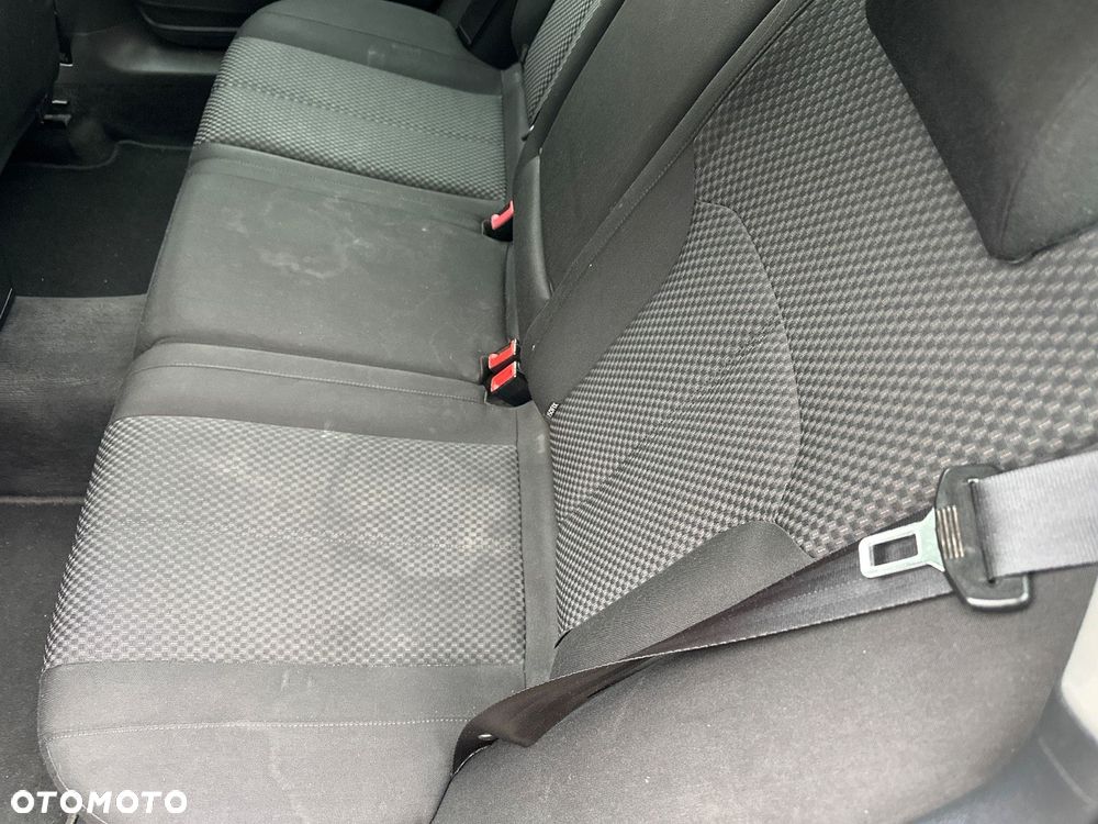 Volkswagen Passat - 14