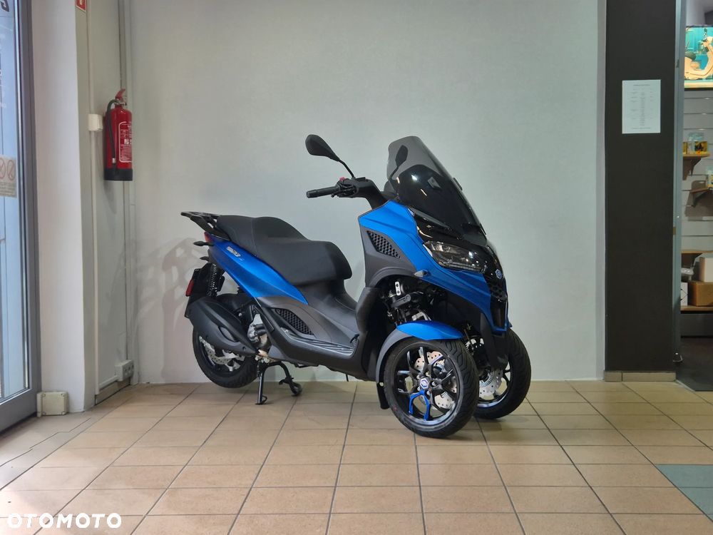 Piaggio MP-3 - 4