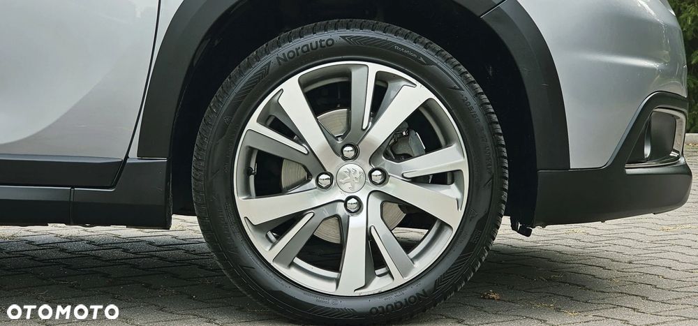 Peugeot 2008 - 6