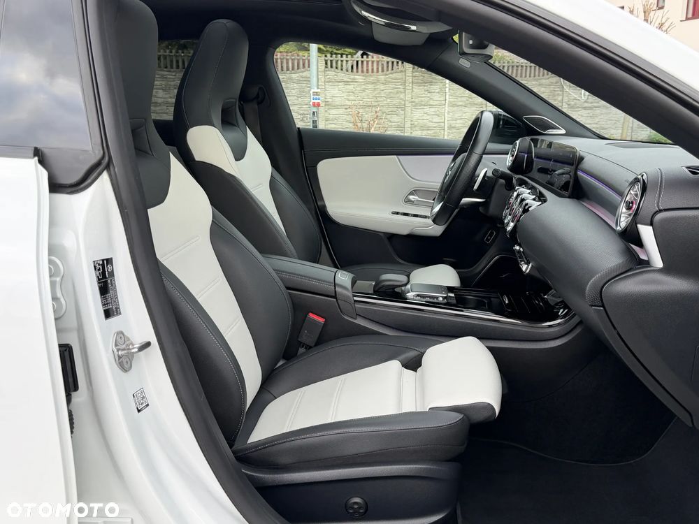 Mercedes-Benz CLA 250 4-Matic AMG Line 7G-DCT - 20