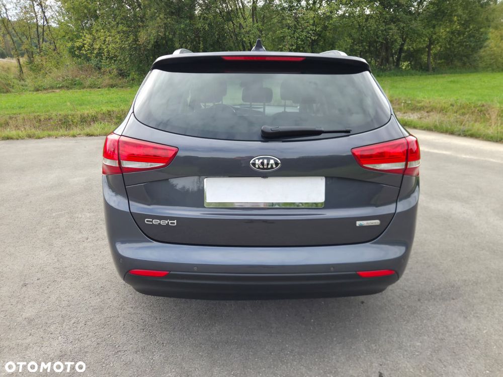 Kia Ceed - 7