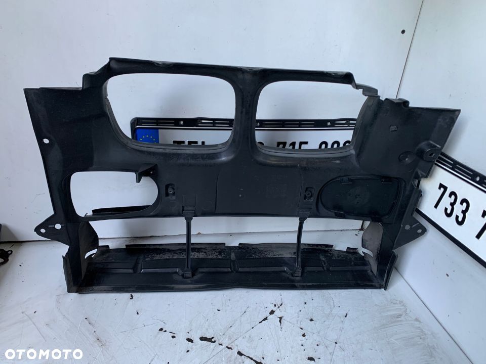OBUDOWA WENTYLATORA NA PAS BMW E39 - 2