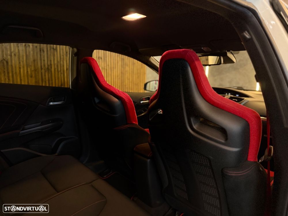 Honda Civic 2.0 VTEC Turbo Type R GT - 24