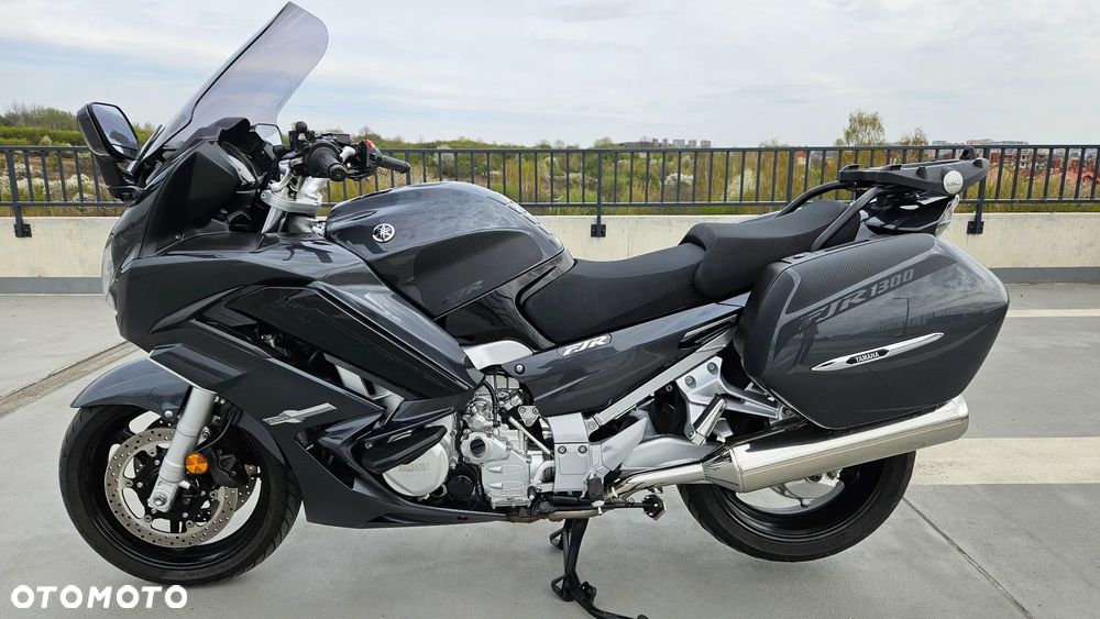 Yamaha FJR - 2