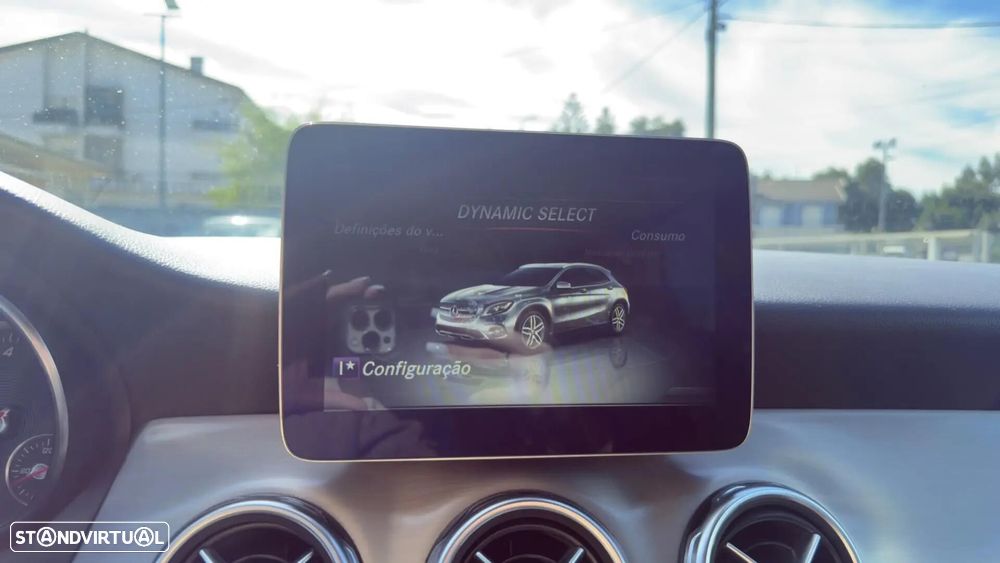 Mercedes-Benz GLA 200 d AMG Line - 27