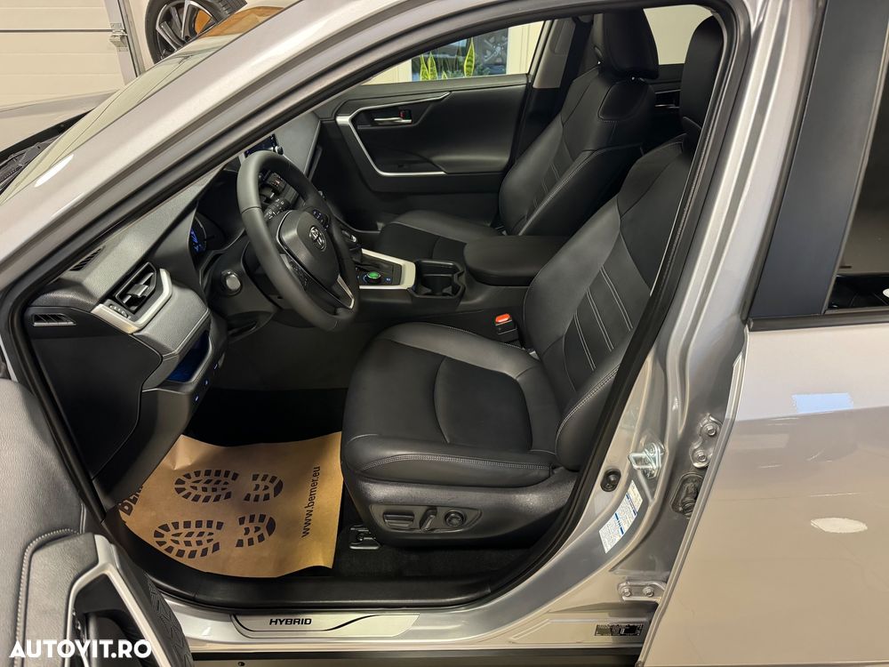 Toyota RAV4 2.5 4x4 Hybrid Team Deutschland - 22