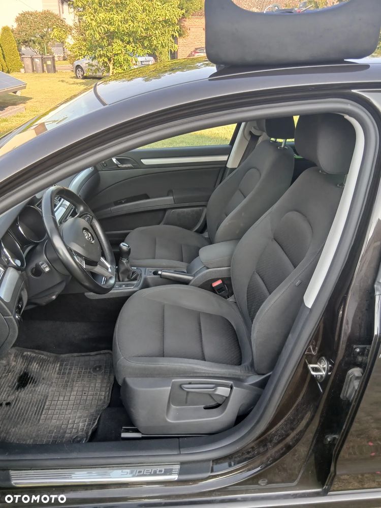 Skoda Superb 2.0 TDI Ambition - 11
