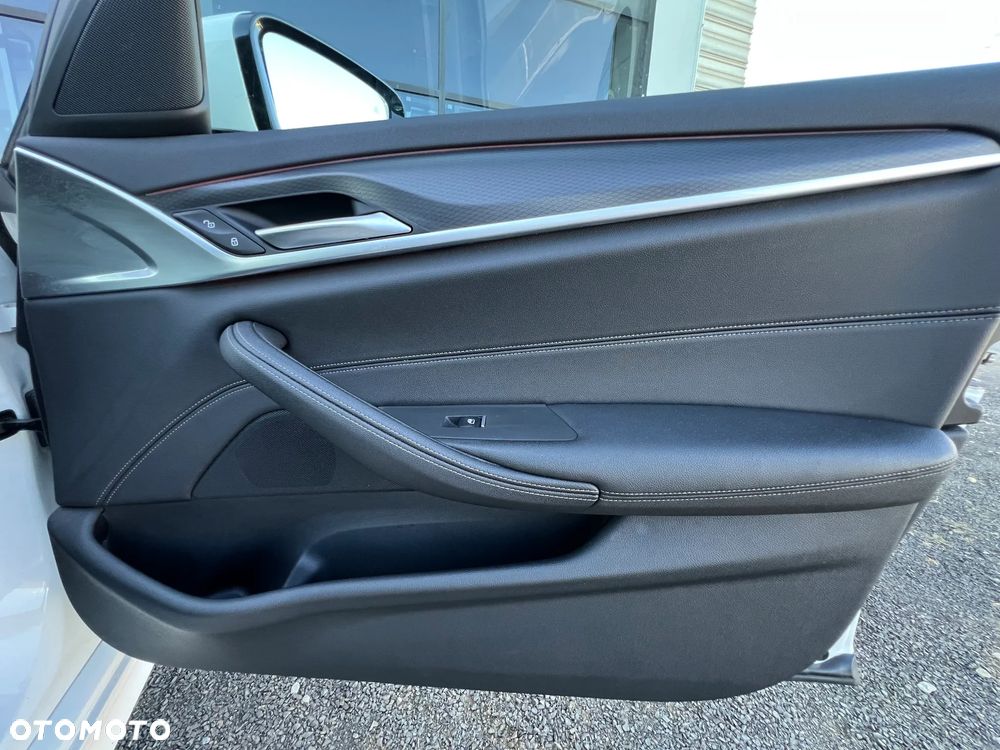 BMW Seria 5 530i xDrive mHEV M Sport sport - 22