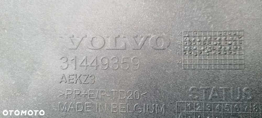 VOLVO XC40 2017- Zderzak przód oryginał MB251 - 17