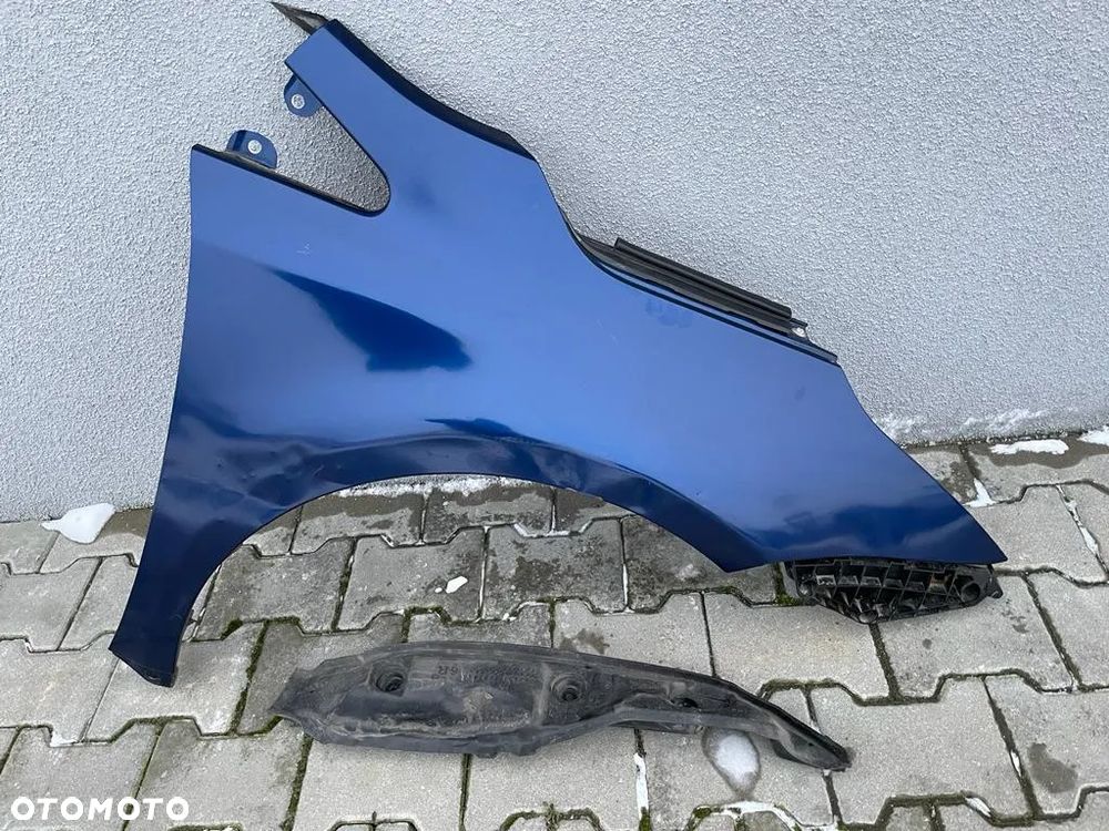 TOYOTA AVENSIS T27 lift T29 15-18 BŁOTNIK PRAWY PRZÓD 8T5 USZKODZONY - 3