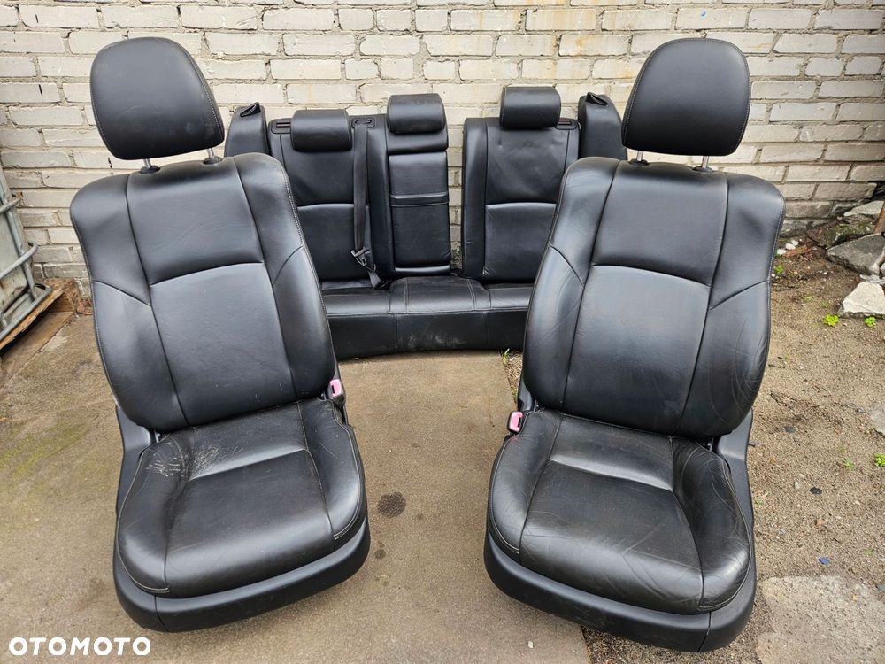 toyota avensis t27 09-14 komplet foteli skórzanych czarne boczki - 1