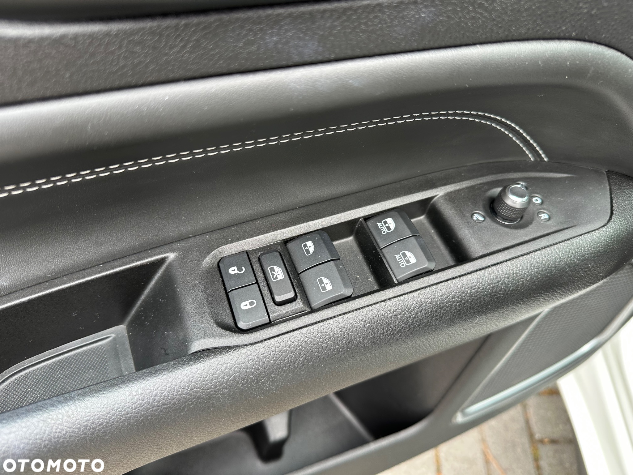 Jeep Compass 1.3 T4 4xe PLUG-IN HYBRID Automatik S - 15