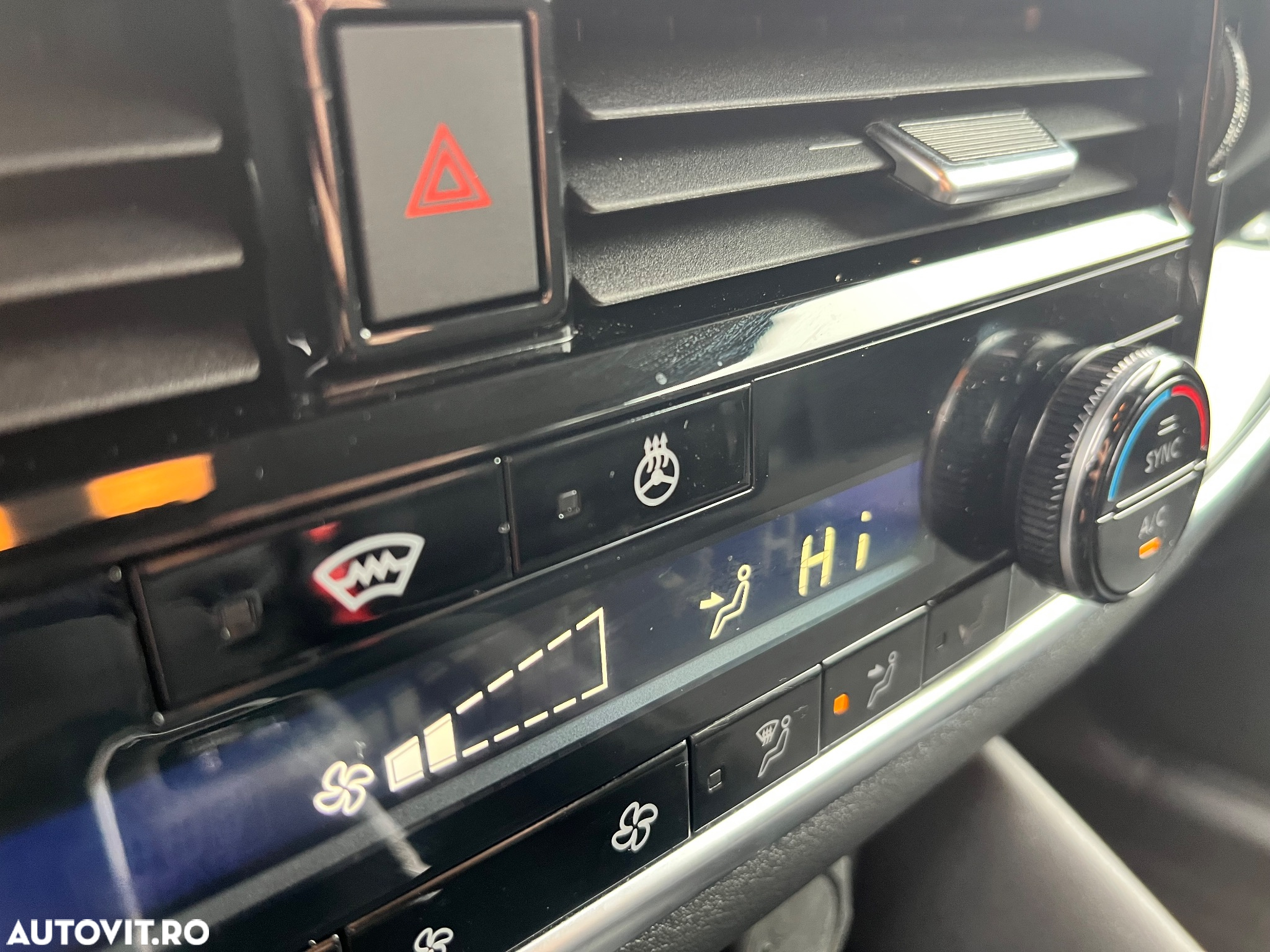 Nissan Qashqai 1.3 l Mild-Hybrid X-Tronic N-Connecta - 37