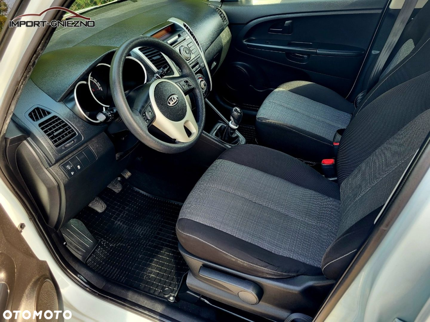 Kia Venga - 5