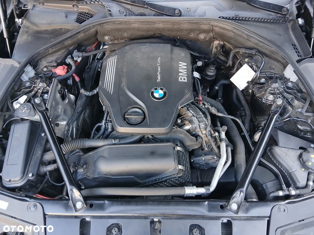 BMW Seria 5 520d - 24