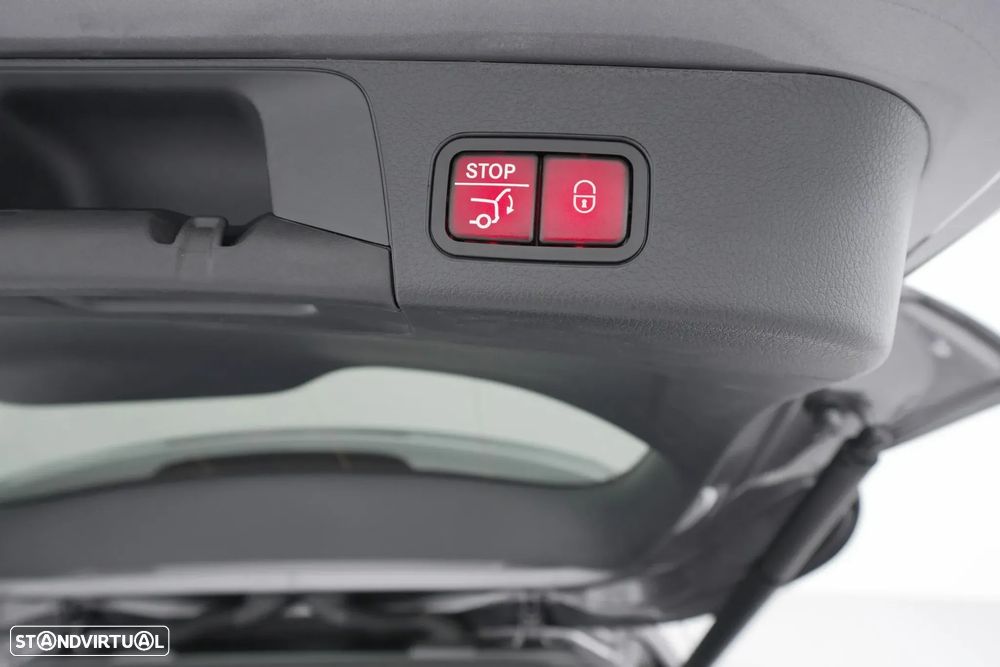 Mercedes-Benz GLB 180 d AMG Line - 28