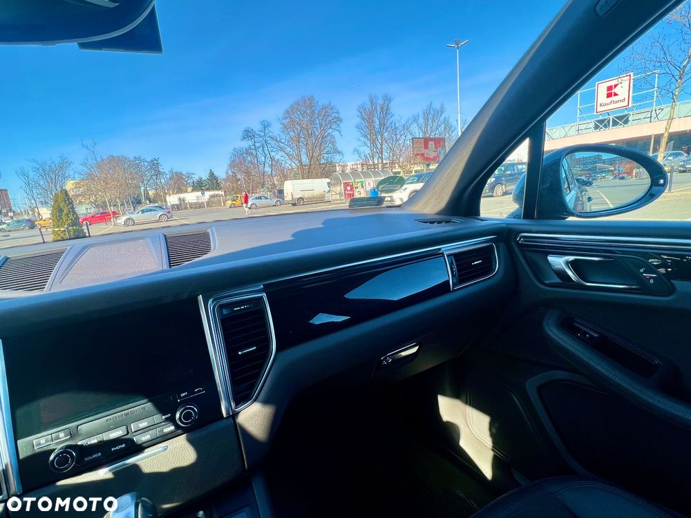 Porsche Macan - 12