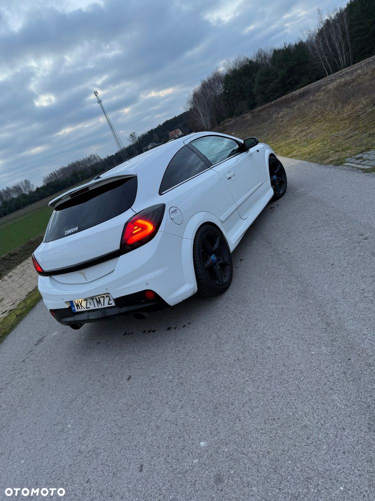 Opel Astra 2.0 Turbo Cosmo - 3