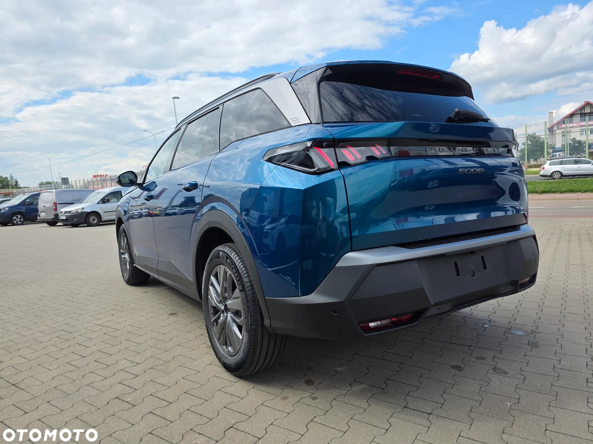 Peugeot 5008 1.2 PureTech mHEV Allure S&S e-DCS6 - 6