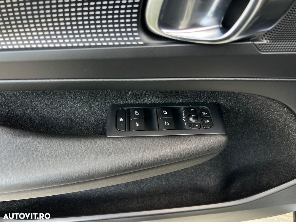 Volvo XC 40 D4 AWD Geartronic R-Design - 14