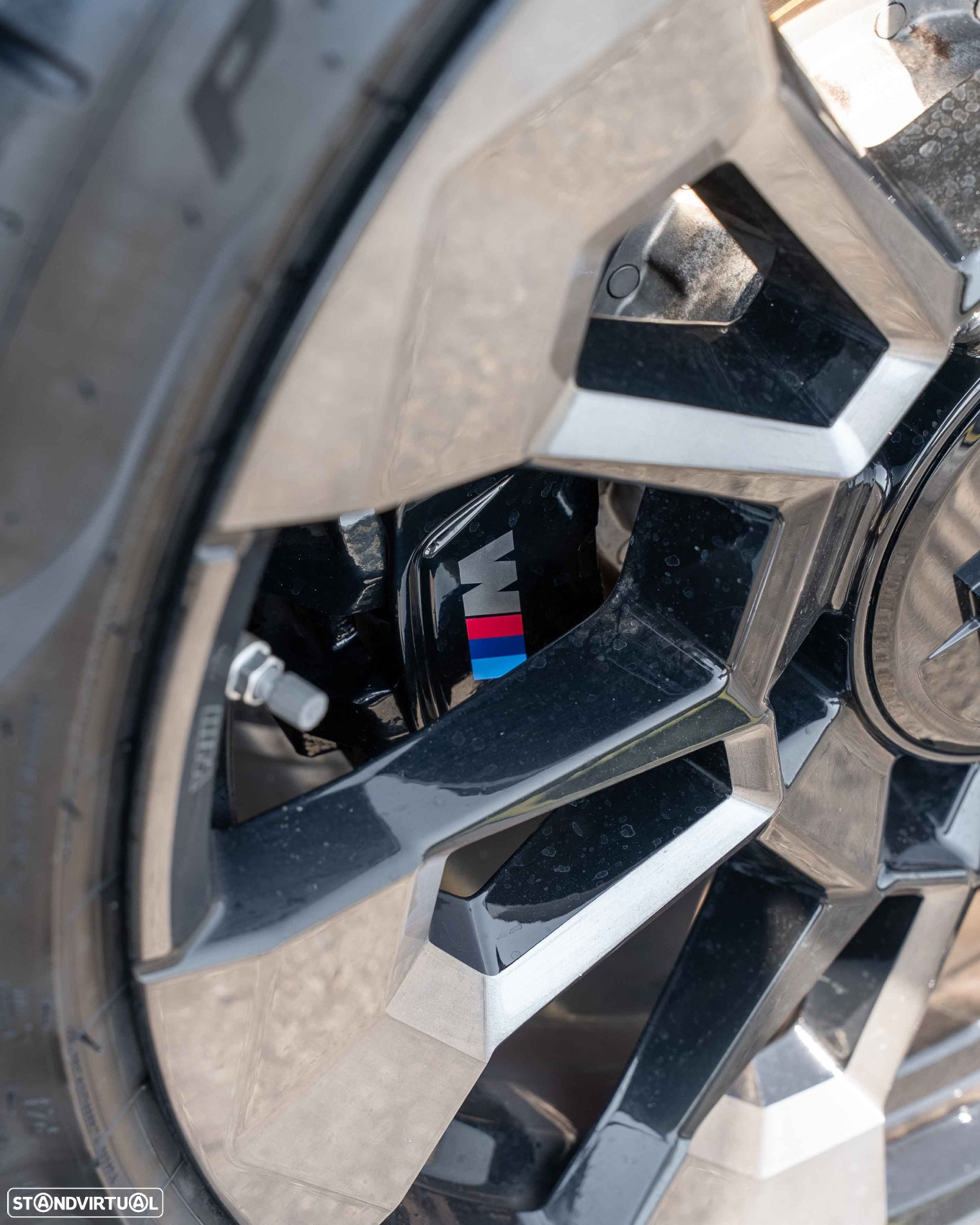 BMW XM Label Red - 24