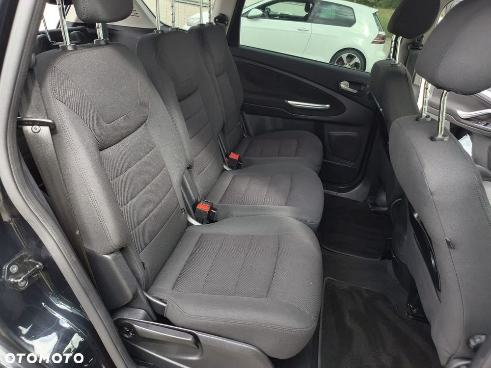 Ford S-Max - 16