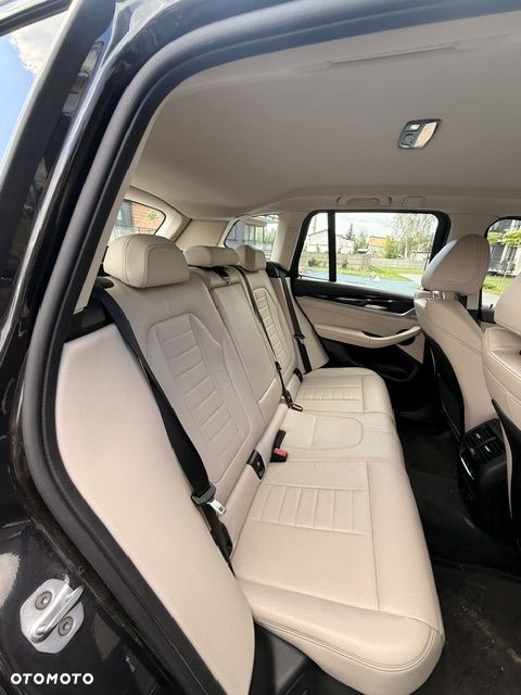 BMW X3 xDrive20i xLine - 9