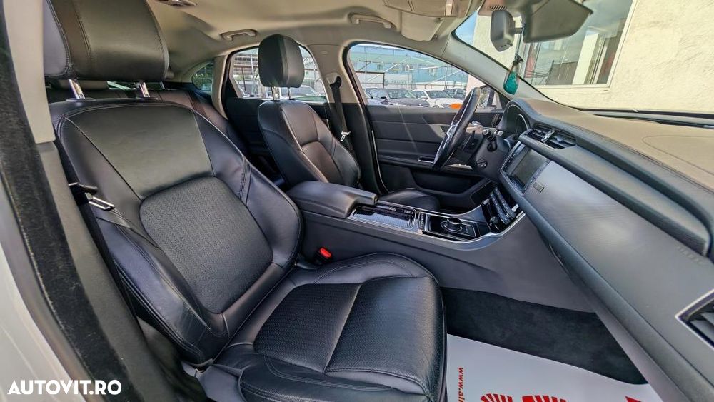 Jaguar XF 20d Aut. Prestige - 12