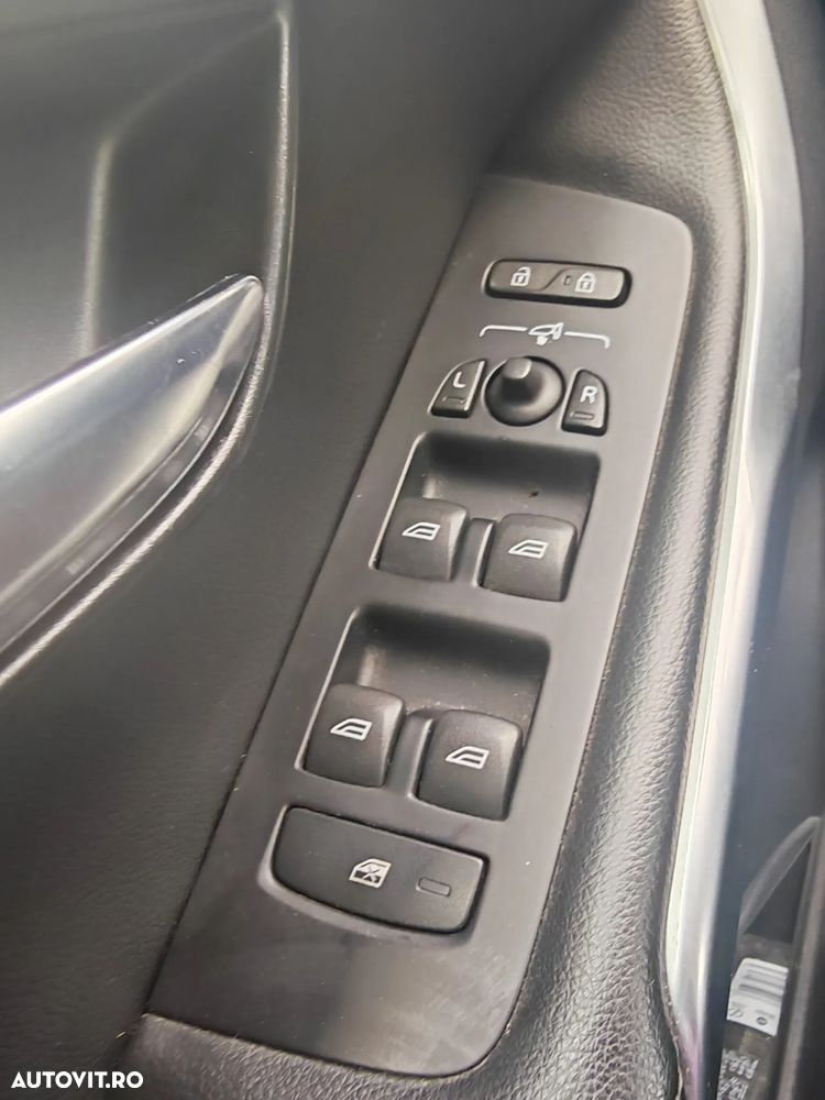 Volvo V40 D4 Momentum - 20