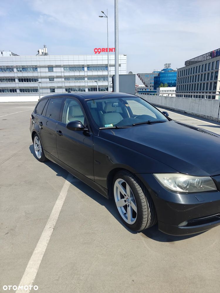 BMW Seria 3 325xi - 2