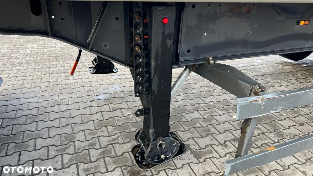 Schmitz Cargobull SGF S3 - 11