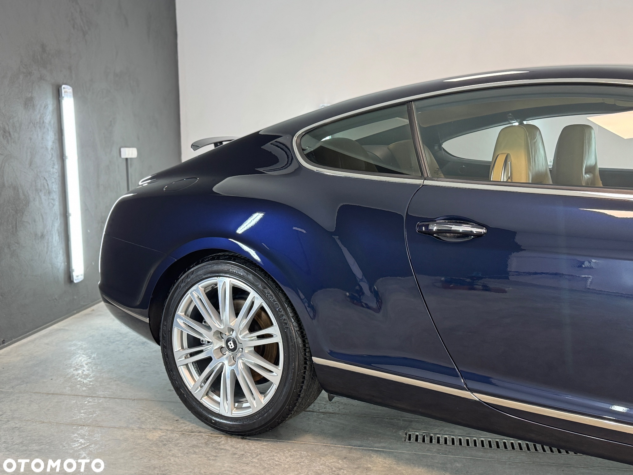 Bentley Continental GT - 10