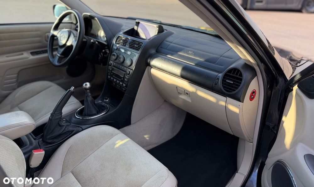 Lexus IS 200 Prestige - 24