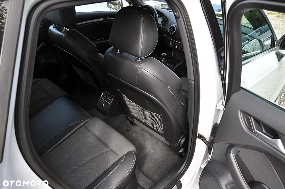 Audi A3 Sportback 2.0 TDI S line Sportpaket - 29