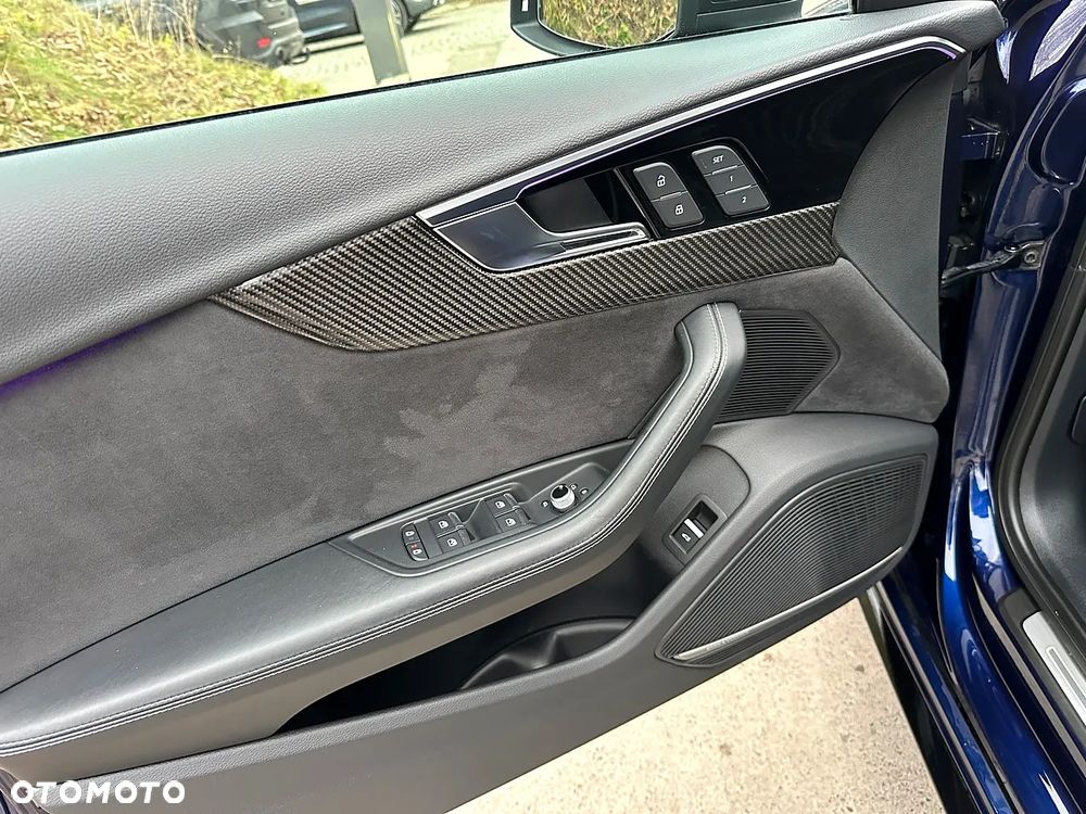 Audi RS4 Limousine - 10