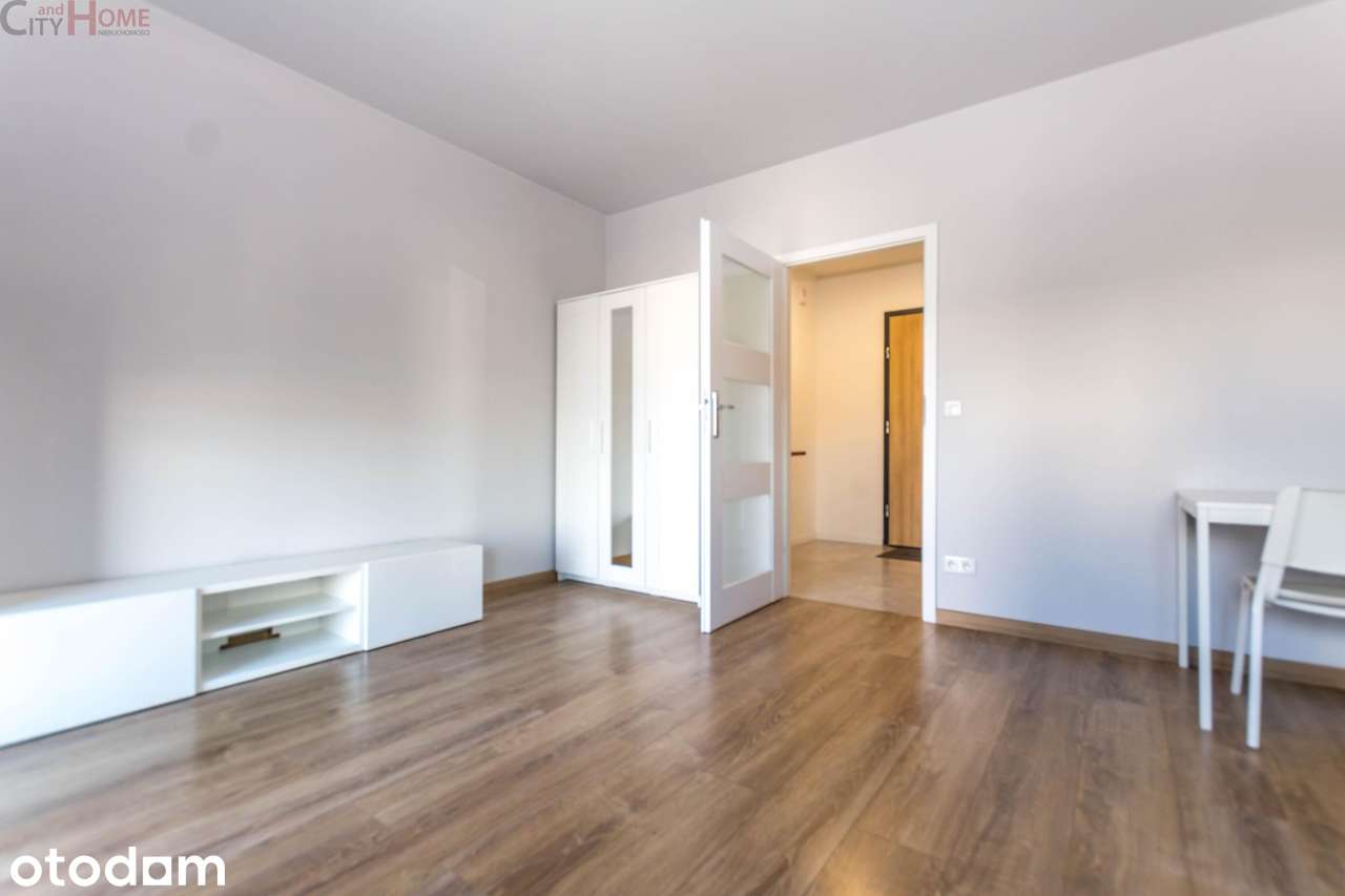 PORT PRASKI | APARTAMENT NA 7. PIĘTRZE | BASEN | BALKON | WIDOK NA WAR