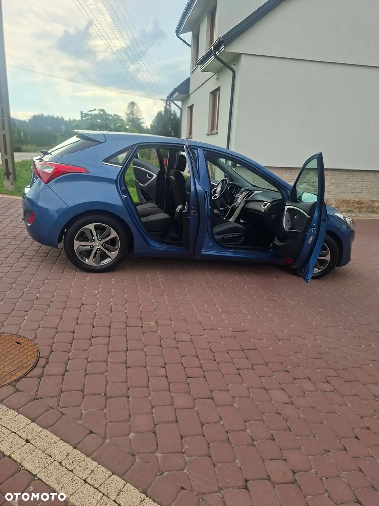 Hyundai i30 blue 1.4 Passion - 6