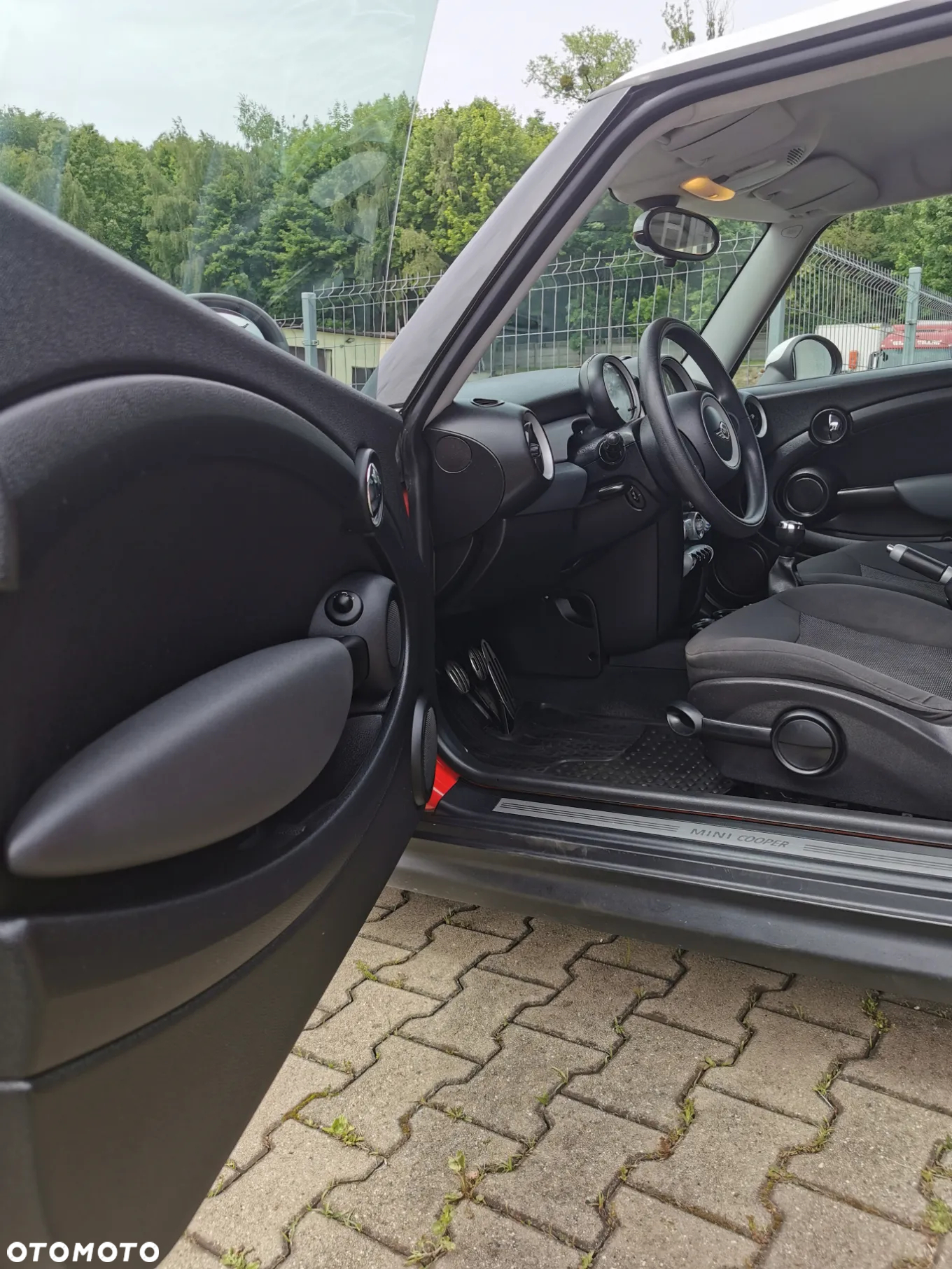 MINI Cooper Standard - 11