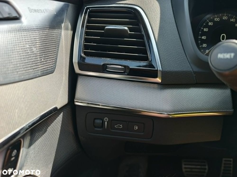 Volvo XC 90 T8 AWD Twin Engine Geartronic RDesign - 35