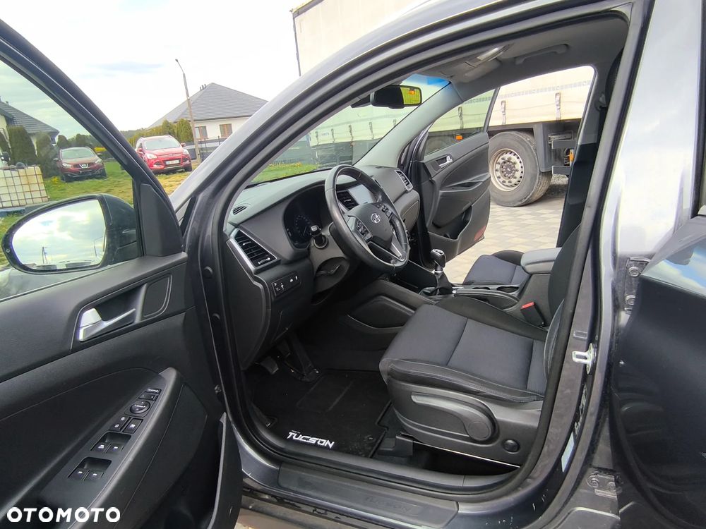 Hyundai Tucson 1.7 CRDI BlueDrive Style 2WD - 21