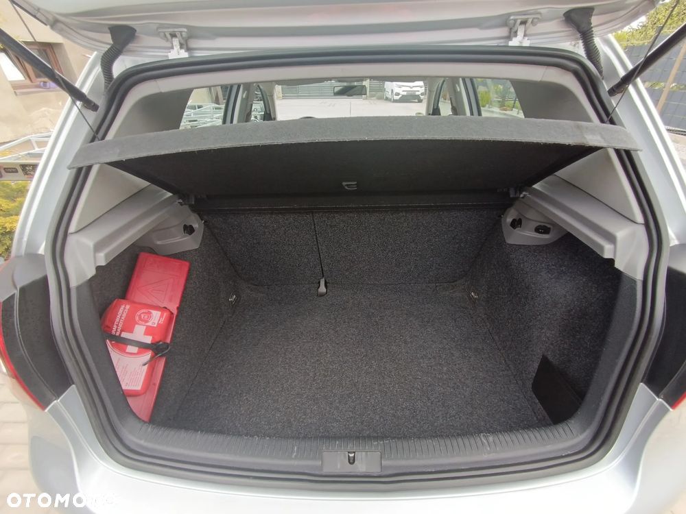 Volkswagen Golf 1.6 FSI United - 14