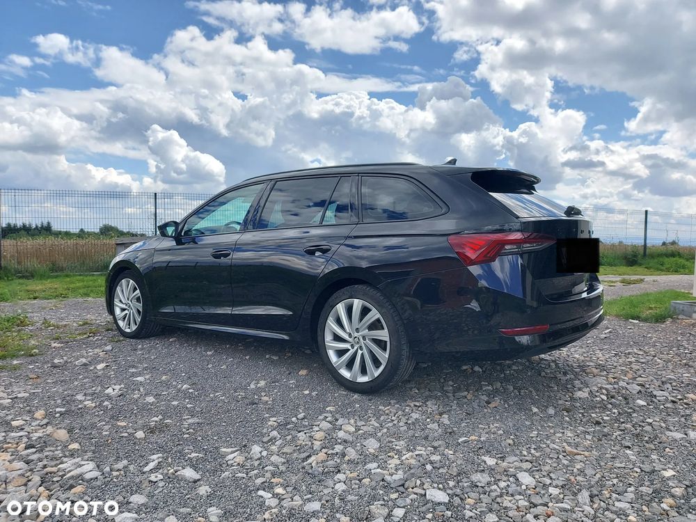 Skoda Octavia Combi 2.0 TDI DSG Edition - 8