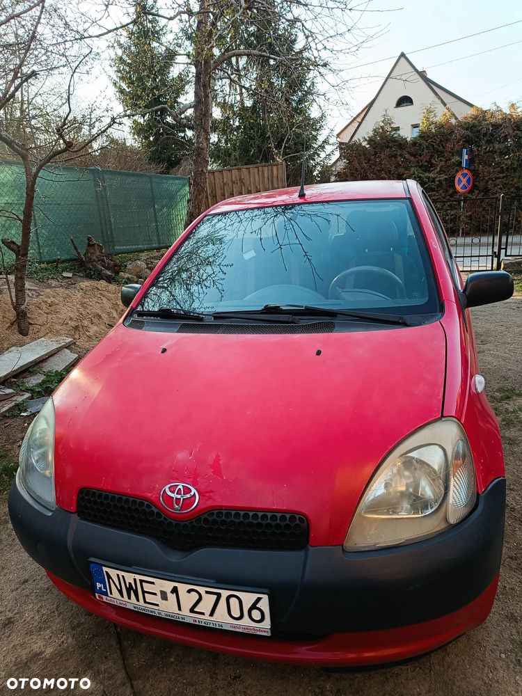 Toyota Yaris 1.0 Base - 4