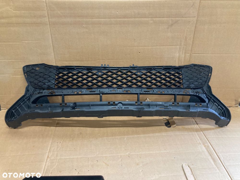 MERCEDES GLK LIFT A2048856823 KRATKA ZDERZAKA PRZÓD