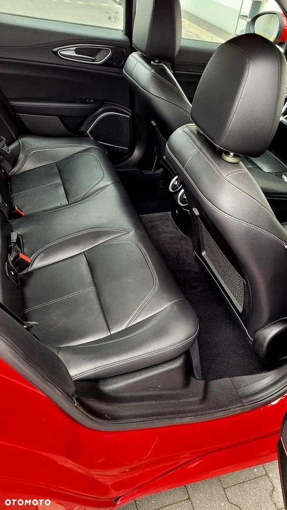 Alfa Romeo Giulia - 20