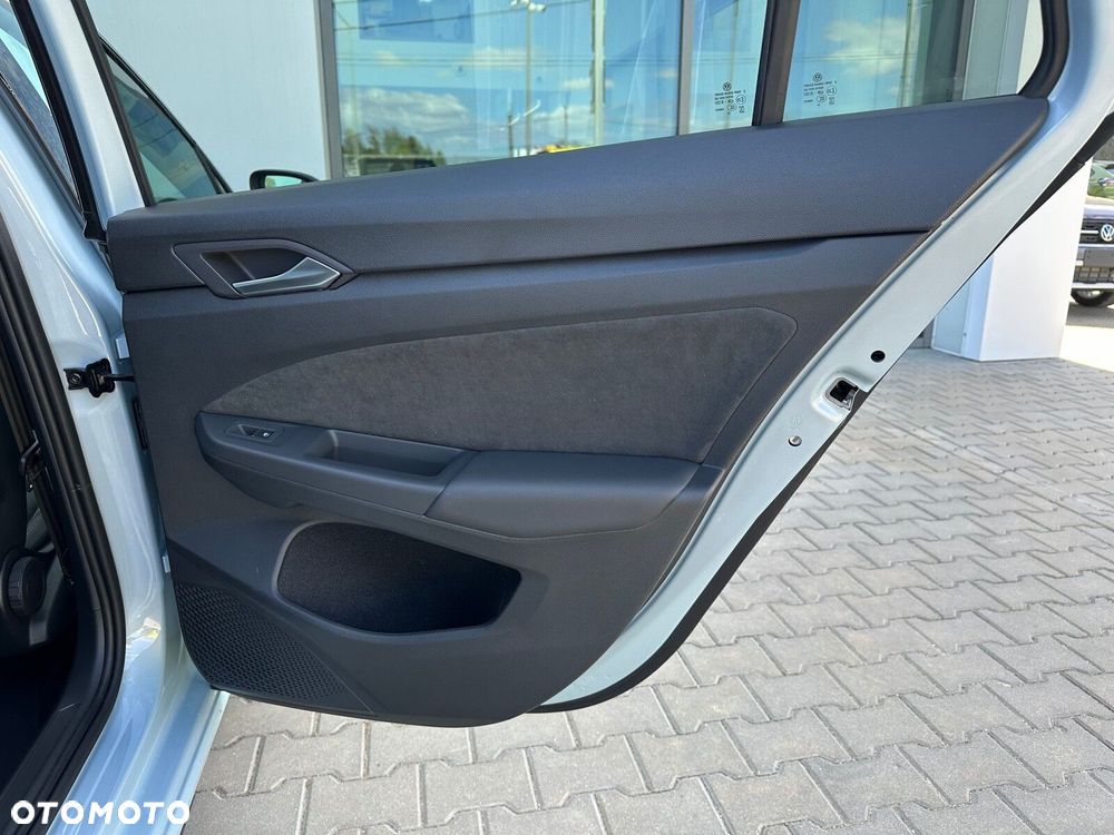 Volkswagen Golf Variant - 16