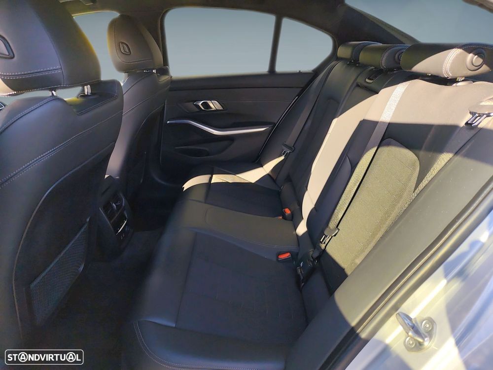 BMW 320 d Line Sport Auto - 14