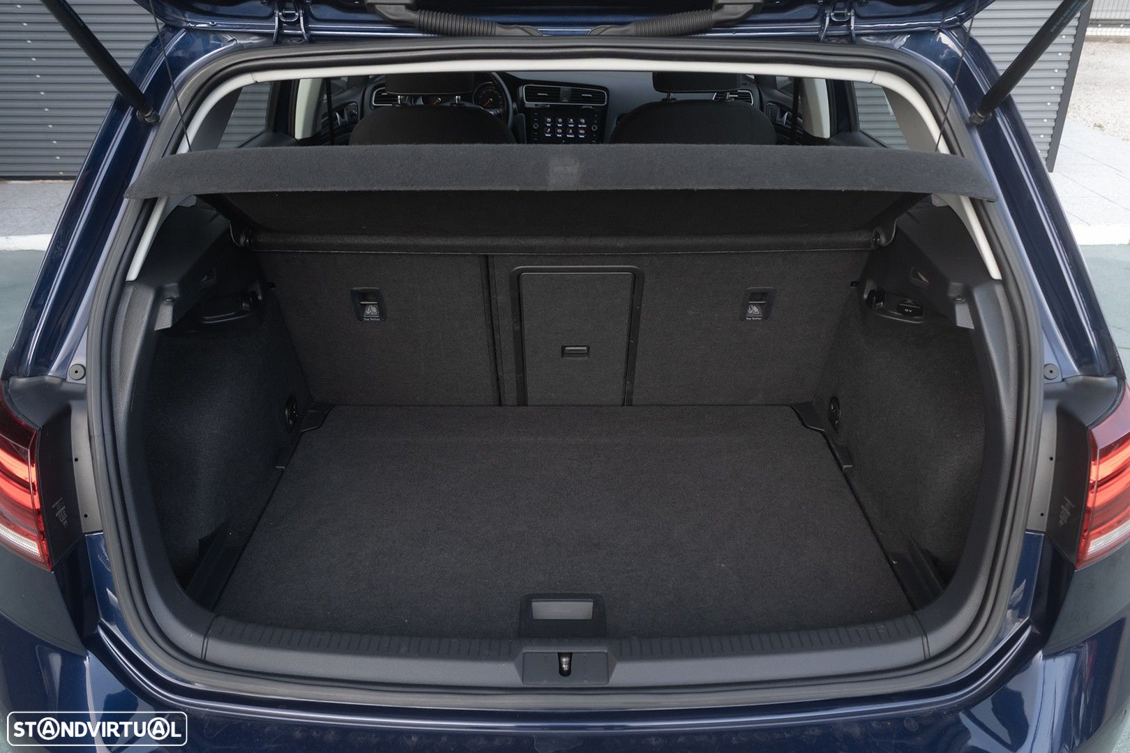 VW Golf 1.6 TDI Highline - 23